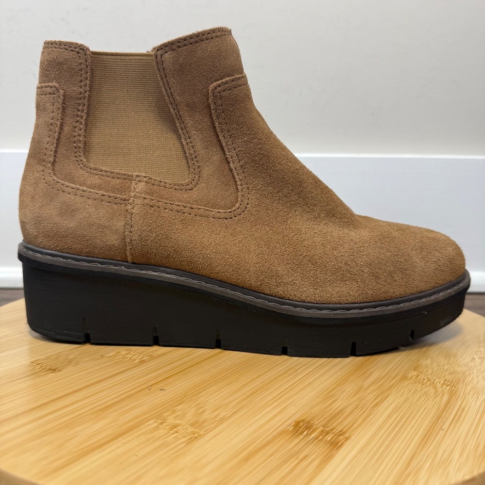 Clarks Suede Platform Ankle Boots Women 9 Brown Side Zip Wedge Sole Comfort Fall